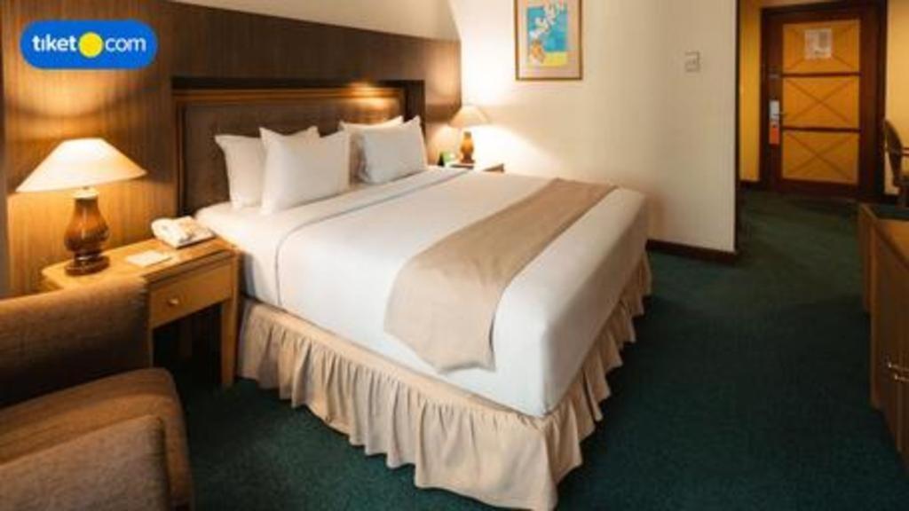Oasis Amir 4*