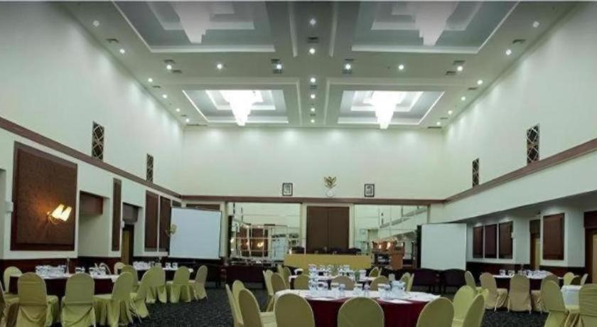 Oasis Amir 4* Jakarta