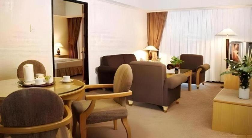Oasis Amir Hotel 4*