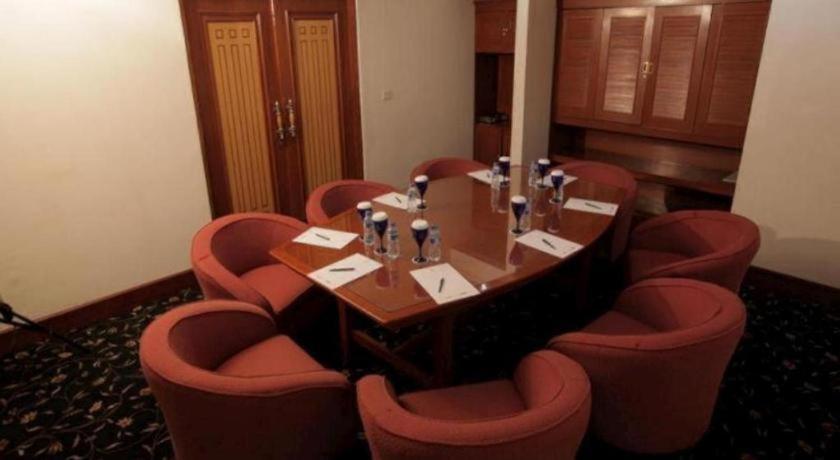 Oasis Amir Hotel Jakarta