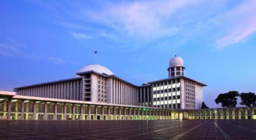 Oasis Amir Jakarta