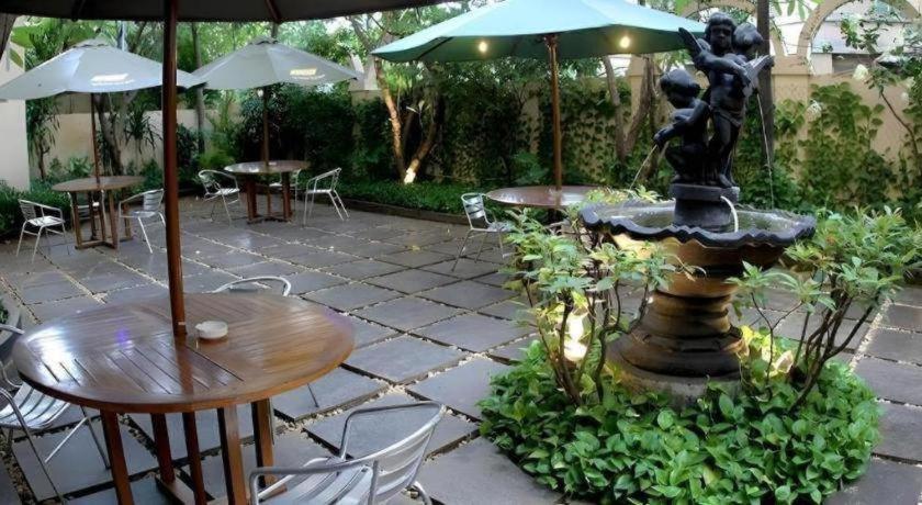 Hotel Oasis Amir Jakarta